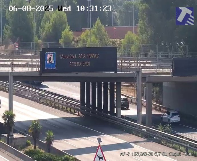 Cortado el enlace de la AP-7 en Francia por el incendio que afecta el sur del país