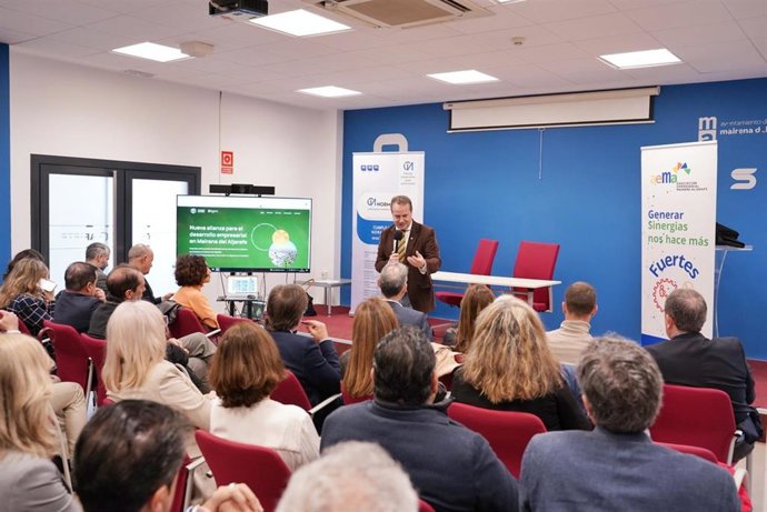 Antonio Conde, alcalde de Mairena del Aljarafe, en jornadas celebradas con AEMA y Cámara de Comercio de Sevilla en el Acelerador Municipal de Empresas (Ariete).