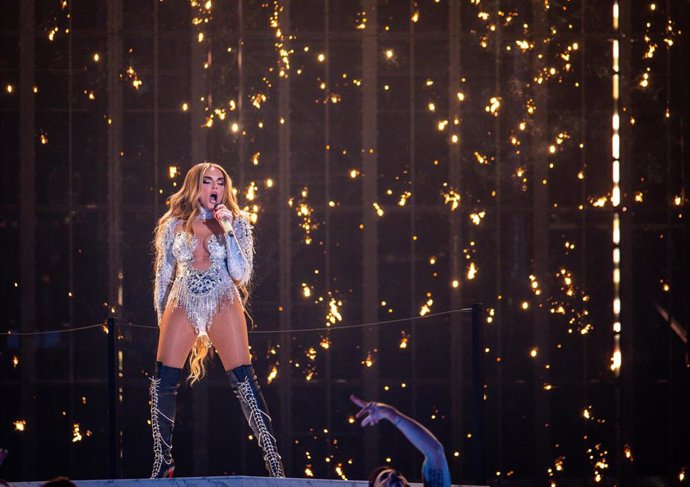 Archivo - Melody durante su actuación en Eurovisión 2025.