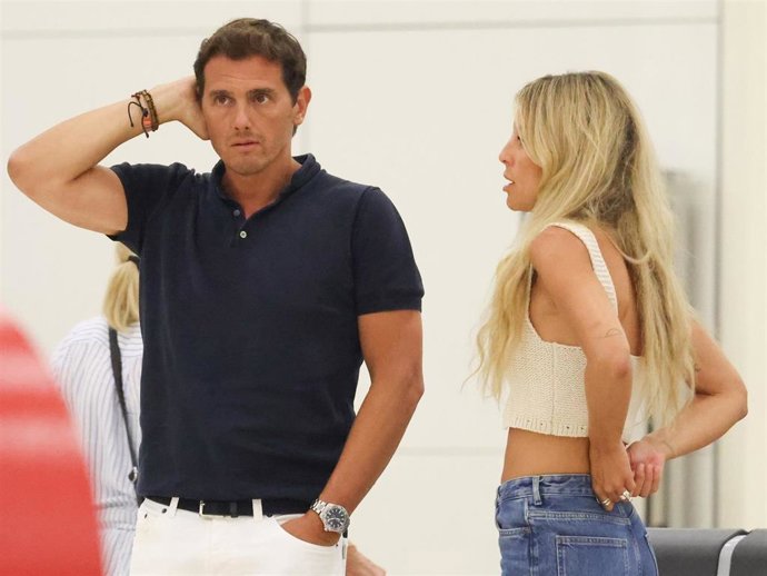 Archivo - (Foto De ARCHIVO) Albert Rivera Abandona Ibiza Junto A Su Nueva Novia Carla Cotterli