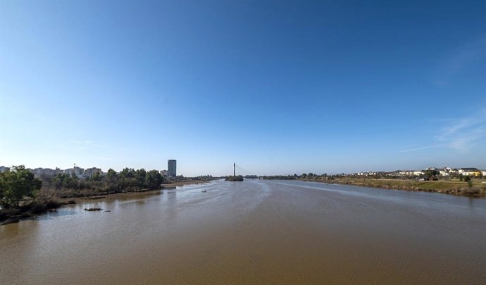 El río Guadiana a su paso por Badajoz