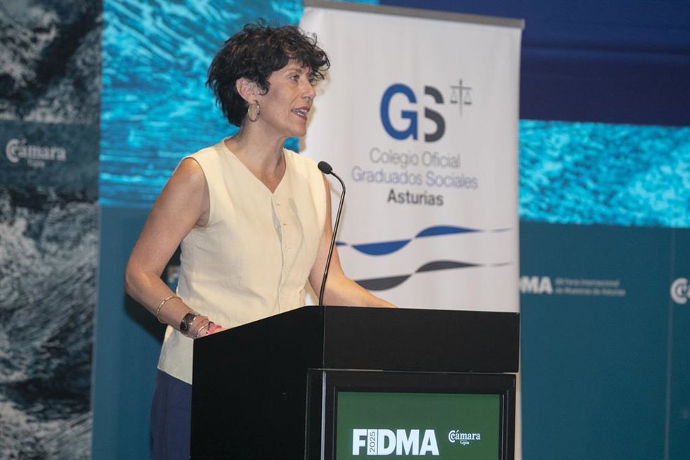 La ministra de Inclusión, Seguridad Social y Migraciones, Elma Saiz, participa en la mesa redonda 'Jubilación y prestaciones futuras' de la 68 edición de la Feria Internacional de Muestras de Asturias, en Gijón.