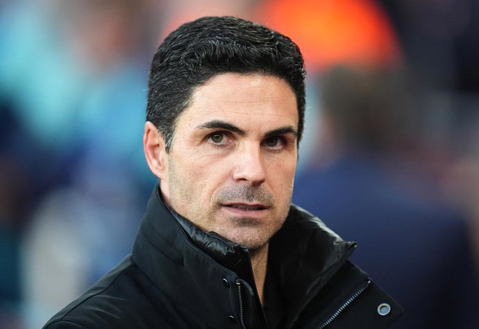 Archivo - 29 April 2025, United Kingdom, London: Arsenal manager Mikel Arteta looks on ahead of the UEFA Champions League semi final, first leg match between Arsenal and Paris Saint Germain at the Emirates Stadium, London. Photo: Adam Davy/PA Wire/dpa