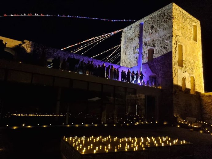 Pseo a la Luz de las Velas