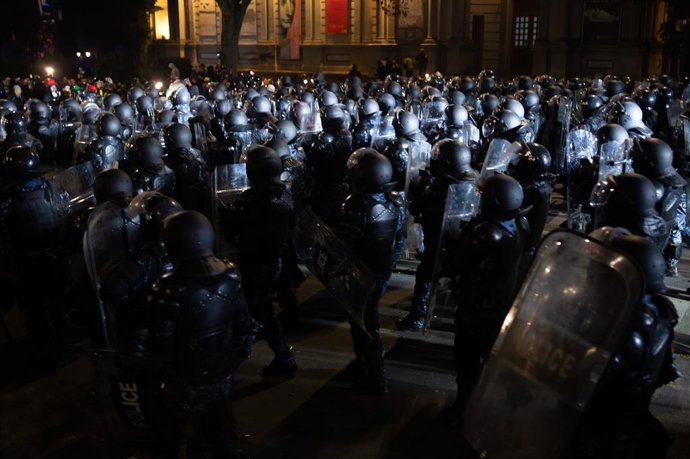Archivo - Imagen de archivo de la policía antidisturbios de Georgia durante las protestas contra el Gobierno.