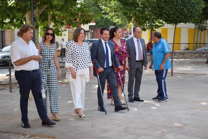 La consejera de Economía, Empresas y Empleo, Patricia Franco, en su visita a la localidad de Pozuelo de Calatrava.