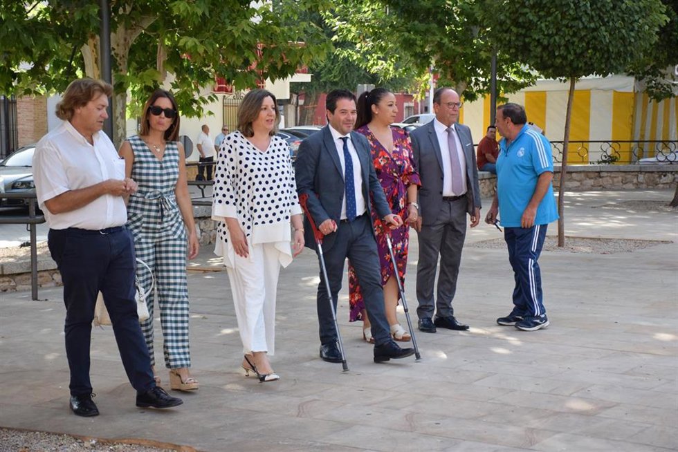 La consejera de Economía, Empresas y Empleo, Patricia Franco, en su visita a la localidad de Pozuelo de Calatrava.
