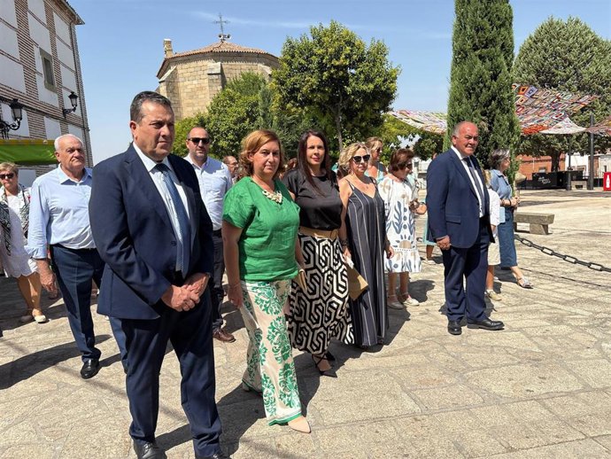 La presidenta de la Diputación de Toledo, Concepción Cedillo, en Torralba de Oropesa.