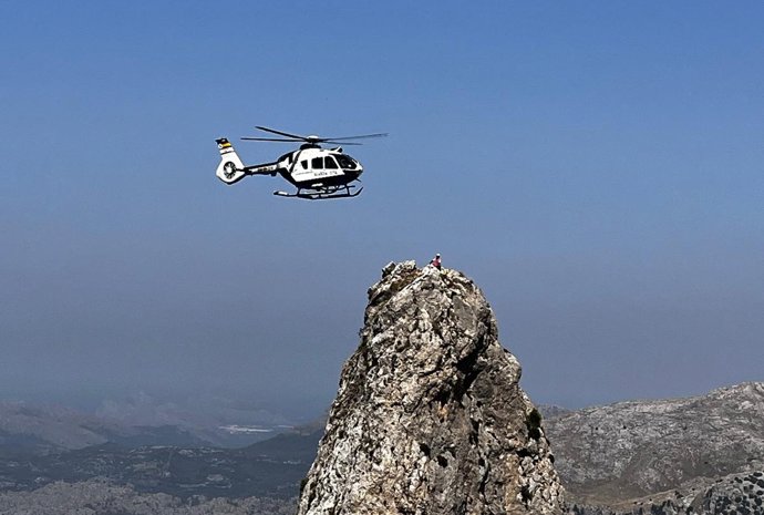 Los Bomberos rescatan a tres escaladores atrapados en el Puig Major