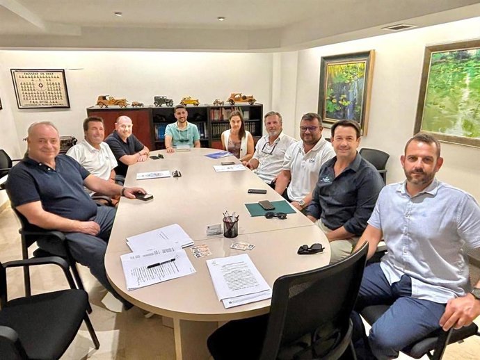 Firma de constitución de la Fundación que se encargará de organizar el Trofeo Princesa Sofía de vela