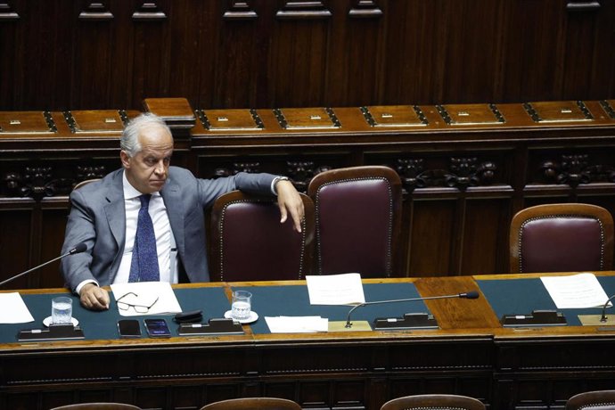 16 de julho de 2025, Roma, ITÁLIA: O Ministro do Interior italiano Matteo Piantedosi durante um período de perguntas na Câmara dos Deputados, Roma, 16 de julho de 2025. ANSA/FABIO FRUSTACI.