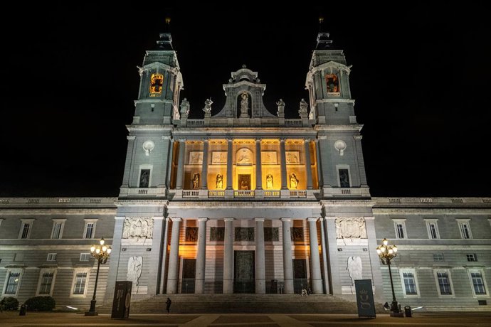 Archivo - February 10, 2025, Madrid, Madrid, Spain: CATEDRAL DE SANTA MARÍA LA REAL DE LA ALMUDENA, known as CATEDRAL DE LA ALMUDENA, is a cathedral of catholic worship, dedicated to the Virgin Mary, Madrid, Spain