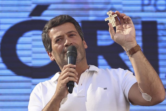 Archivo - Arquivo - André Ventura, líder da Chega, durante um comício antes das eleições legislativas do 18M em 16 de maio de 2025 em Portugal. O governo em exercício solicitou um voto de confiança, que perdeu em 11 de março de 2025, e o Presidente Marcel