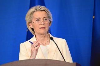 24 July 2025, China, Beijing: EU Commission President Ursula von der Leyen speaks to journalists during the 25th EU-China Summit in Beijing, where she and EU Council President Costa met with the Chinese leadership. Photo: Johannes Neudecker/dpa