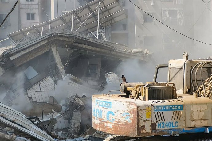 Archivo - LEBANON - JUNE 6, 2025: The ruins of a residential building after an Israeli air strike on Beirut's southern suburbs