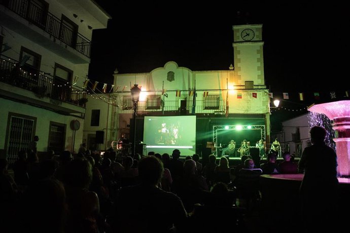 Presentación del libro 'El kiosco' en Tejeda de Tiétar