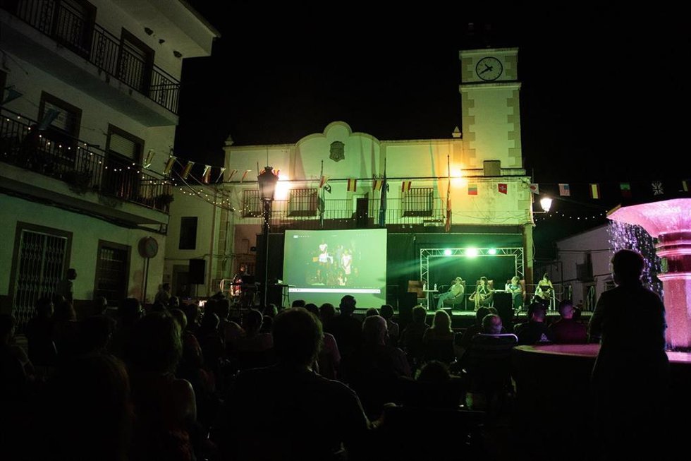 Presentación del libro 'El kiosco' en Tejeda de Tiétar