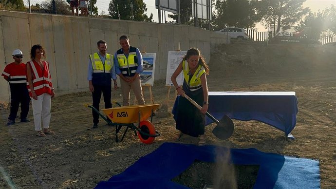 La delegada de la Junta de Andalucía en Almería, Aránzazu Martín, durante el acto simbólico en Tíjola.
