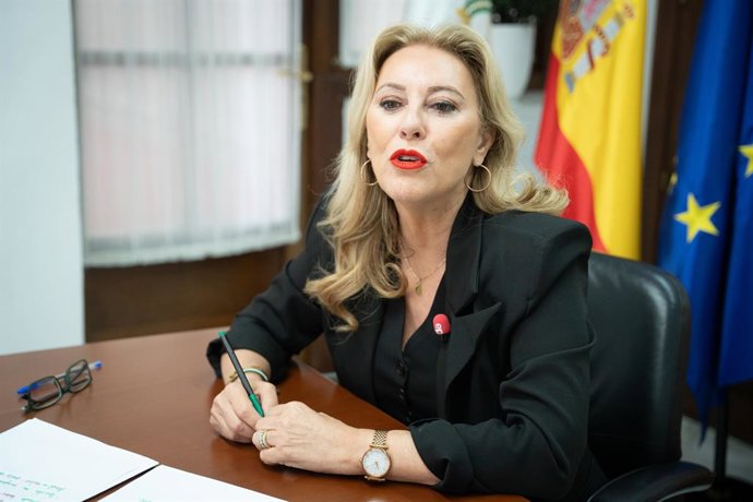 La consejera de Economía, Hacienda y Fondos Europeos y portavoz del Gobierno andaluz, Carolina España, durante la entrevista con Europa Press