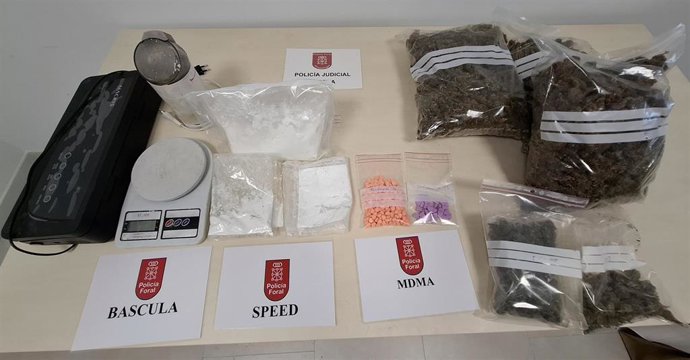 Sustancias intervenidas al detenido.