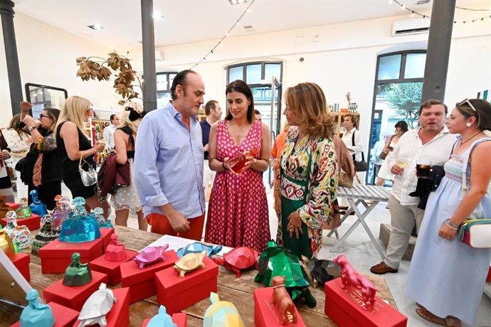 Presentación de la nueva colección de Meninas de Felipao en La Central, con la asistencia de la alcaldesa de Santander, Gema Igual