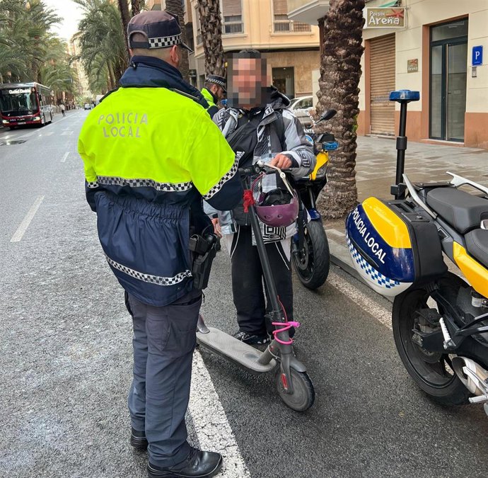 La Policía Local impone más de 2.500 sanciones por incumplimientos en el uso de patinetes en lo que va de año