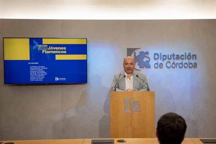 El delegado de Cultura en la Diputación, Gabriel Duque, presenta la gira de los ganadores del Certamen de Jóvenes Flamencos.