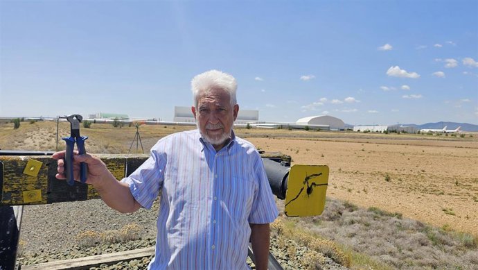 El portavoz del movimiento ciudadano Teruel Existe, Manolo Gimeno, en la topera de Cella.