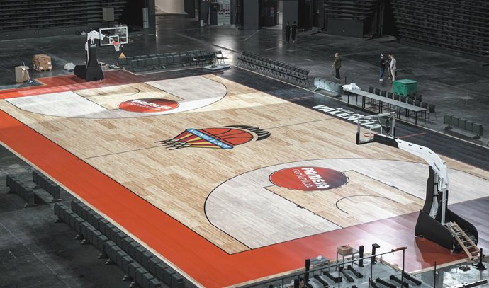 Nueva pista del Roig Arena, pabellón que acogerá los partidos del Valencia Basket masculino y femenino