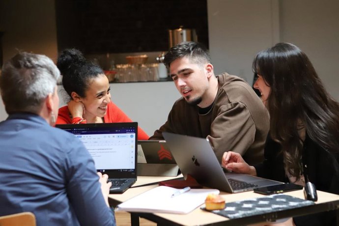 Aldeas Infantiles pide medidas para una emancipación "segura" de los niños tutelados al cumplir 18 años