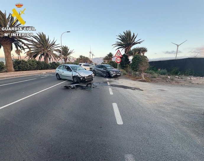 Coches accidentados en la vía de Agüimes (Gran Canaria)