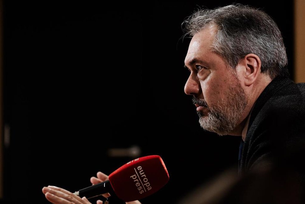 Archivo - El portavoz del PSOE en el Senado, Juan Espadas, durante una entrevista para Europa Press, en el Congreso de los Diputados, a 1 de abril de 2025, en Madrid (España). Espadas es un abogado y político que tras la celebración de las elecciones en