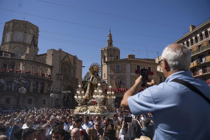 Archivo - Imagen del centro histórico de València con el Micalet al fondo. 