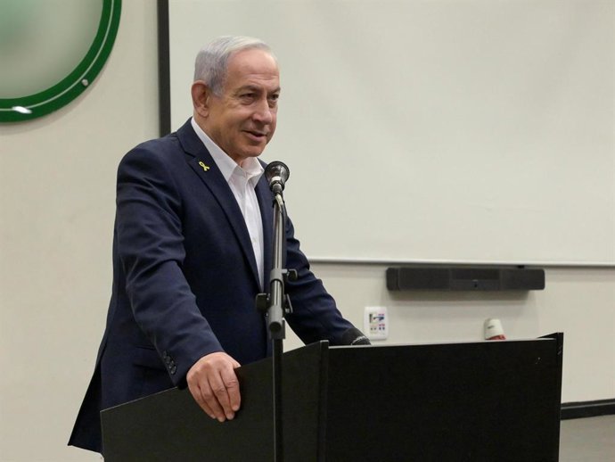 HANDOUT - 28 July 2025, Israel, Tel Aviv: Israeli Prime Minister Benjamin Netanyahu delivers a speech during a visit to the IDF Intelligence Directorate. Photo: Maayan Toaf/GPO/dpa - ATTENTION: editorial use only and only if the credit mentioned above is 