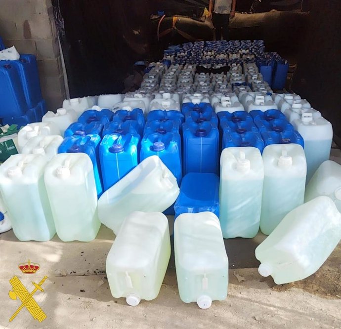 Garrafas de gasolina incautadas en Adra y El Ejido (Almería).