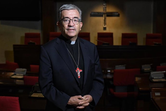 Archivo - El presidente de la Conferencia Episcopal Española (CEE), Luis Argüello, durante una entrevista con Europa Press, en la Conferencia Episcopal Española (CEE), a 3 de septiembre de 2024, en Madrid (España). 