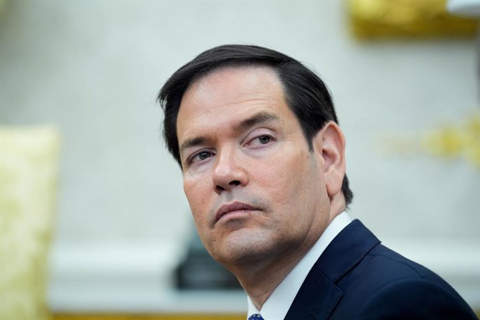 22 de julho de 2025, Washington, Distrito de Columbia, EUA: O secretário de Estado dos Estados Unidos, Marco Rubio, durante uma reunião entre o presidente dos EUA, Donald J. Trump, e o presidente das Filipinas, Ferdinand Marcos Jr., no Salão Oval da Casa 