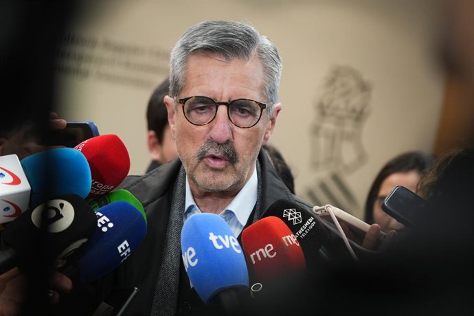 Archivo - El comisionado del Gobierno para la Recuperación tras las DANA, José María Ángel, atiende a los medios de comunicación tras una reunión, en la Consejería para la Recuperación Económica y Social, a 10 de febrero de 2025, en Valencia, Comunidad Va