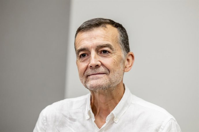 O coordenador federal da IU, Antonio Maíllo, durante uma entrevista para a Europa Press, em 7 de agosto de 2025, em Madri (Espanha).