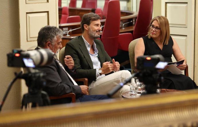 La Cámara regional presenta una nueva entrega de 'Parlamento Abierto' sobre la gestión y escasez del agua en las islas