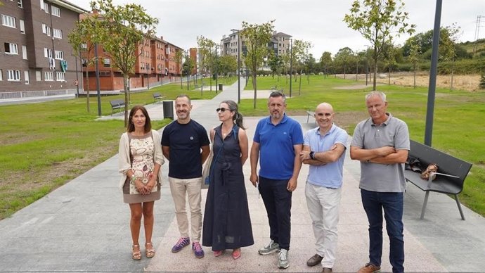 Ángel García, Segundo Por La Izquierda