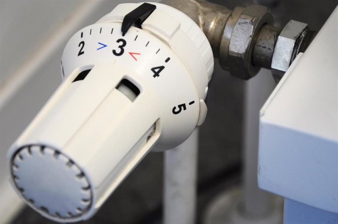 Archivo - Agenex busca a más de 9.000 extremeños que aún no han cobrado el Bono Social Térmico