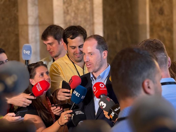 El portavoz del PP en el Parlament, Juan Fernández