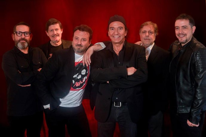 Archivo - Los componentes de ‘Los Secretos’ posan para Europa Press, a 11 de marzo de 2024, en Madrid (España). 