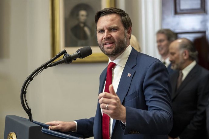 July 31, 2025, Washington, Dc, United States: U.S Vice President JD Vance, center, delivers remarks during a signing ceremony restoring the Presidential Fitness Test for American children at the Roosevelt Room of the White House, July 31, 2025, in Washing
