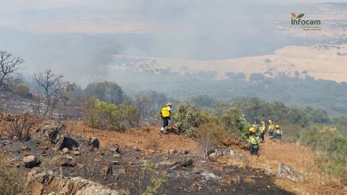 El incendio de Brazatortas alcanza también el nivel 1 por afección a bienes de naturaleza no forestal