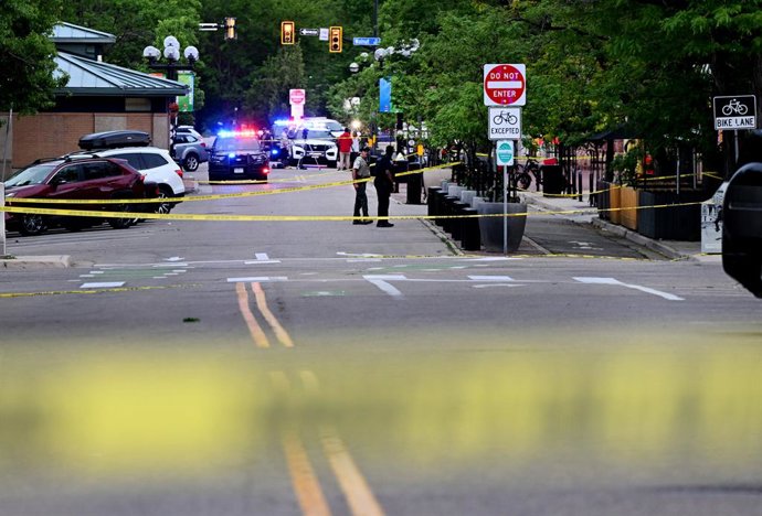 Archivo - June 1, 2025, Boulder, Colorado, USA: Law enforcement officials are on scene to investigate an attack on the Pearl Street Mall in Boulder. Multiple people were burned, some severely, in an attack on Boulder's Pearl Street Mall during a vigil tha