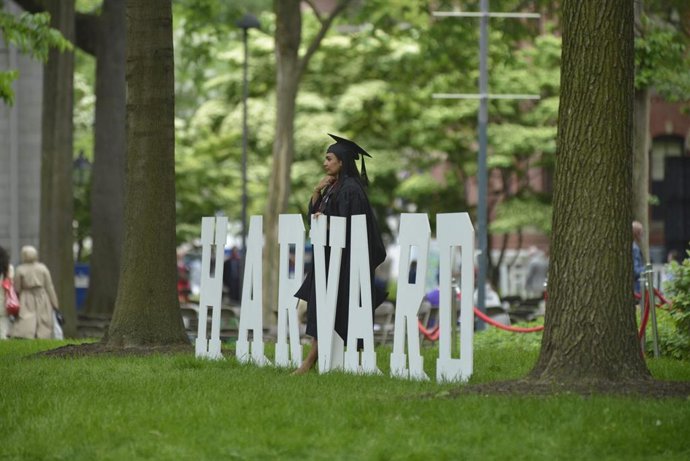 Archivo - Ceremonia de graduación en la Universidad de Harvard (archivo)
