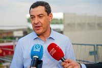 Moreno se declara "sobrecogido" y espera "el menor daño posible" tras el incendio en la Mezquita de Córdoba