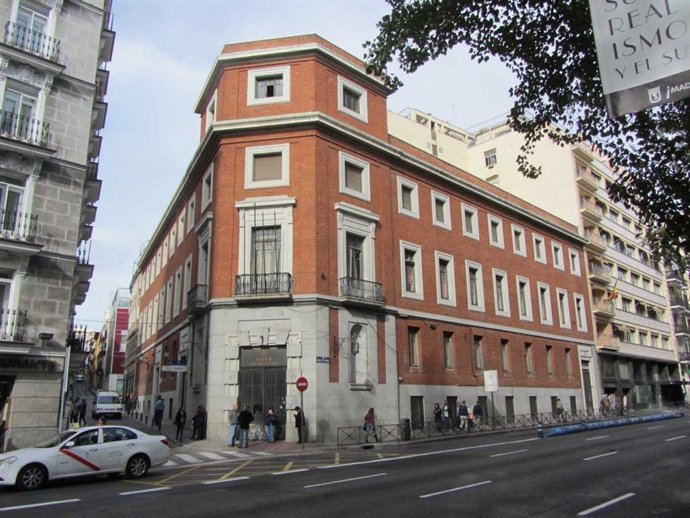Archivo - Edificio en la calle de Prado, 30